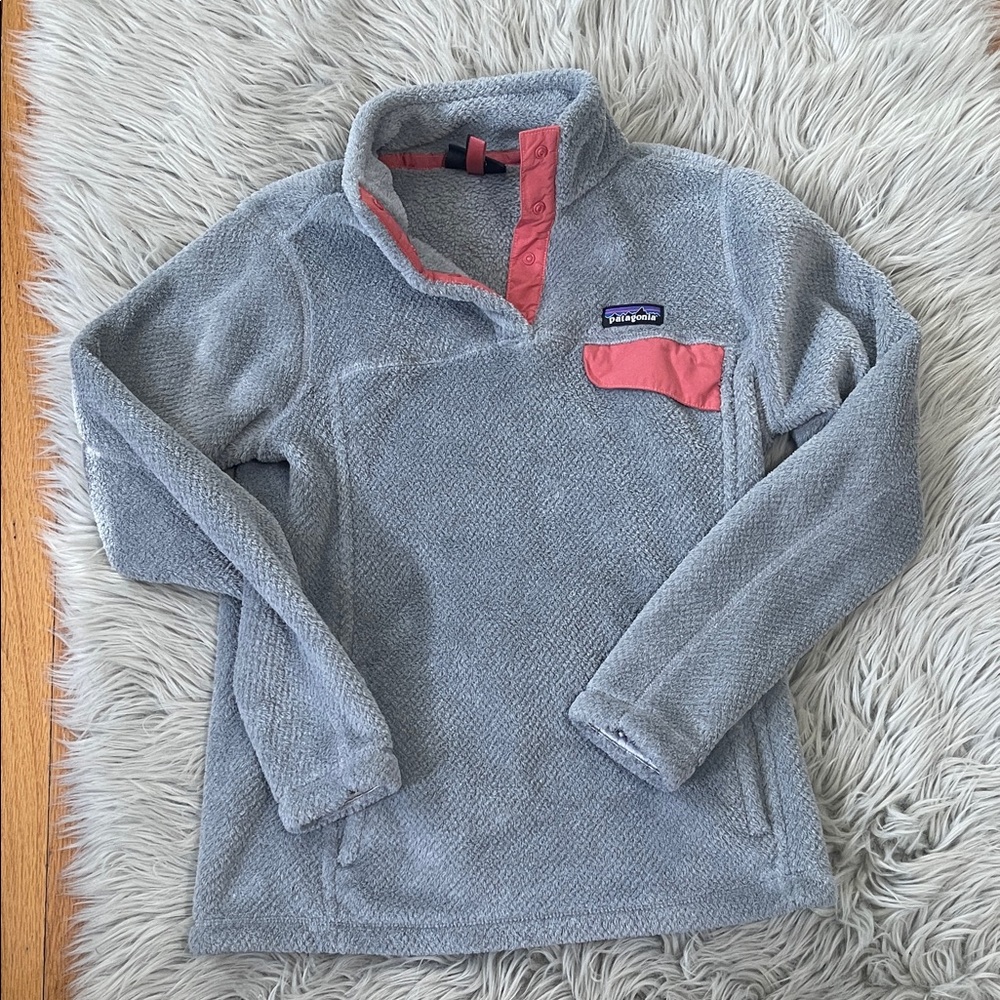 Patagonia Light Gray and Coral Fleece Pullover